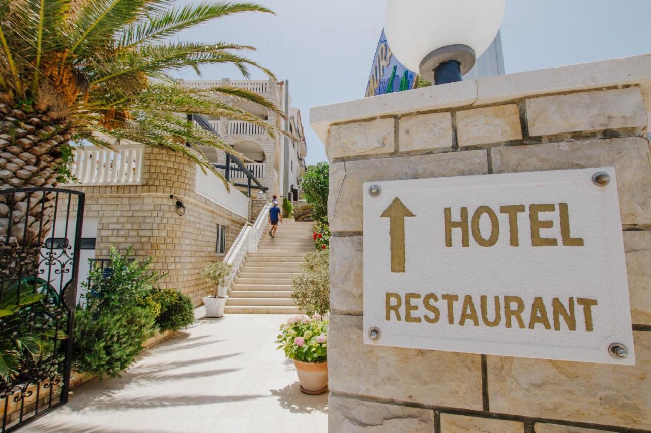 Hotel Vila Tina Arbanija Luaran gambar