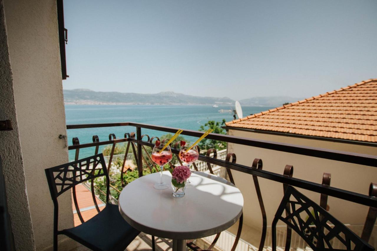 Hotel Vila Tina Arbanija Luaran gambar