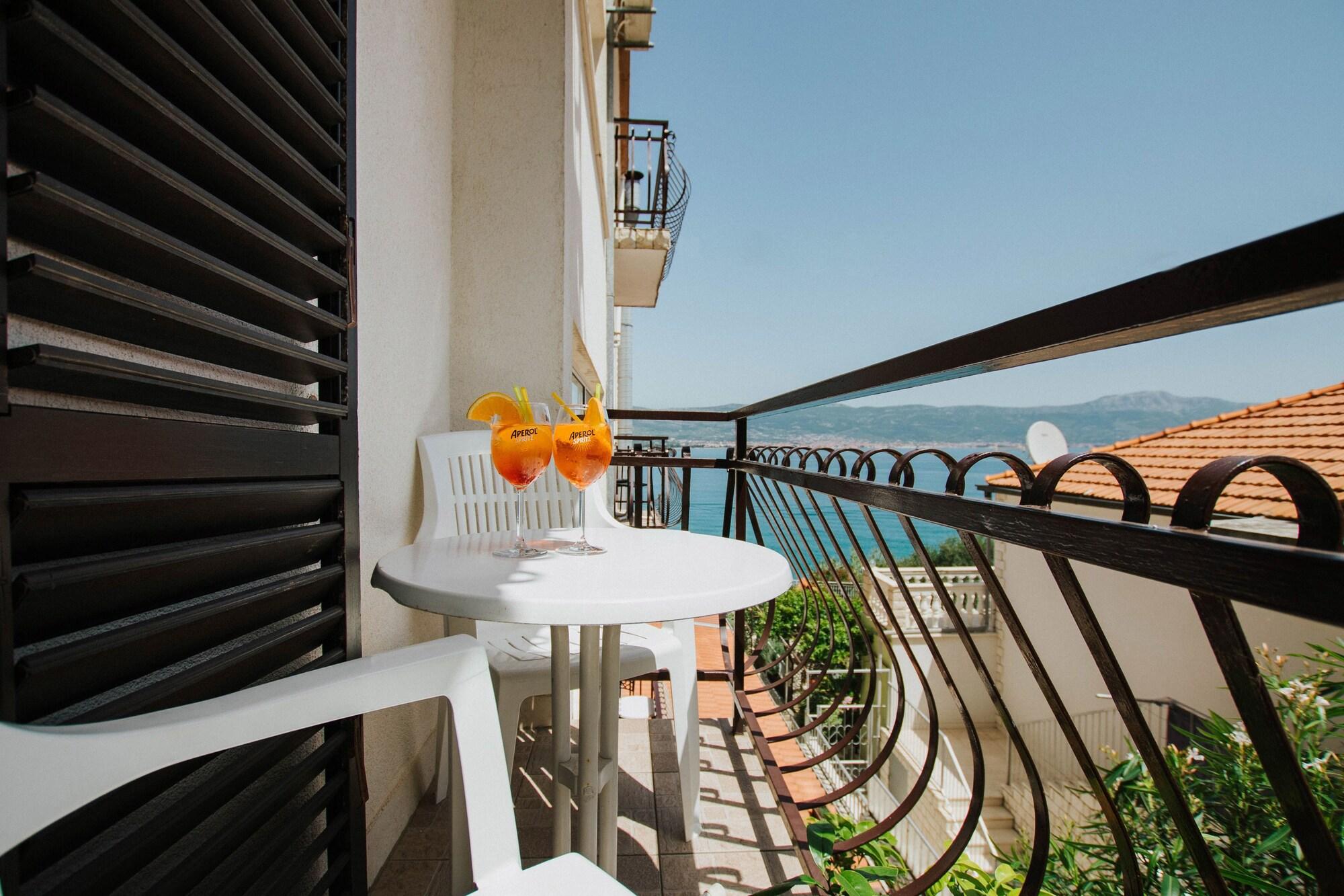 Hotel Vila Tina Arbanija Luaran gambar