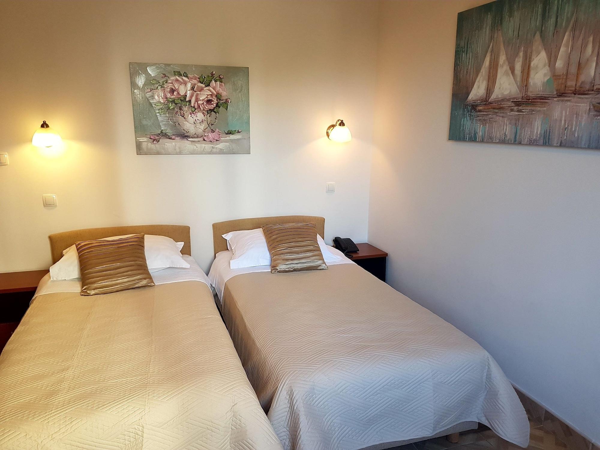 Hotel Vila Tina Arbanija Luaran gambar