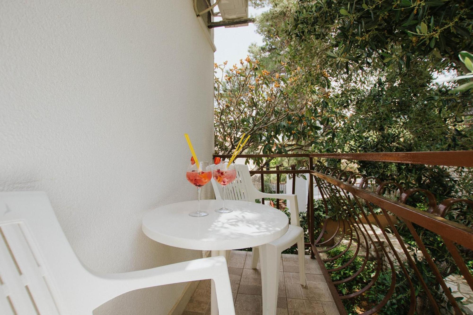Hotel Vila Tina Arbanija Luaran gambar