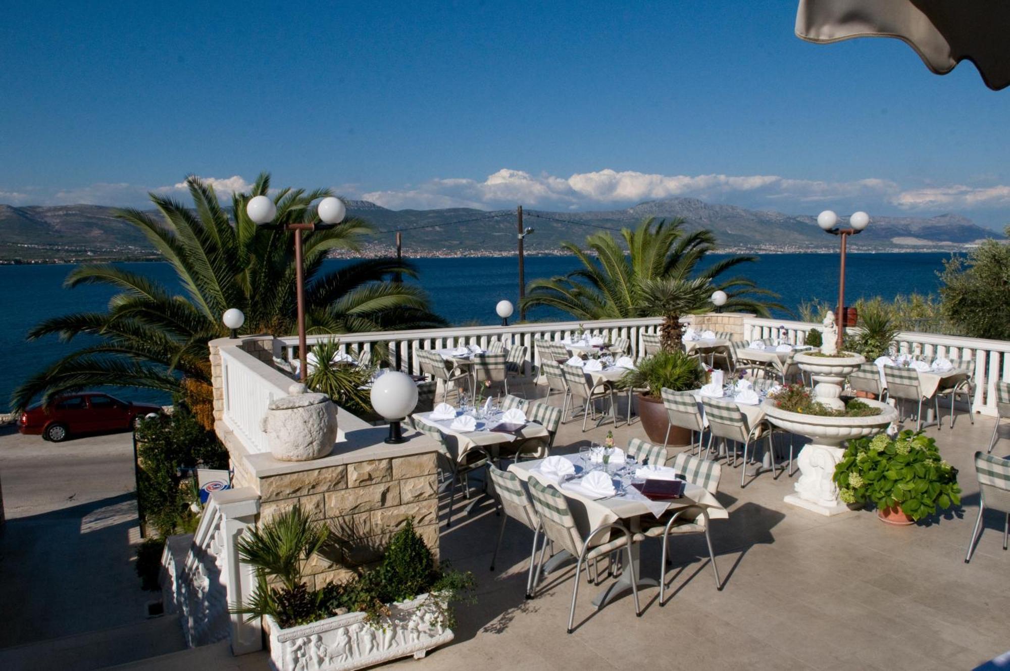 Hotel Vila Tina Arbanija Luaran gambar