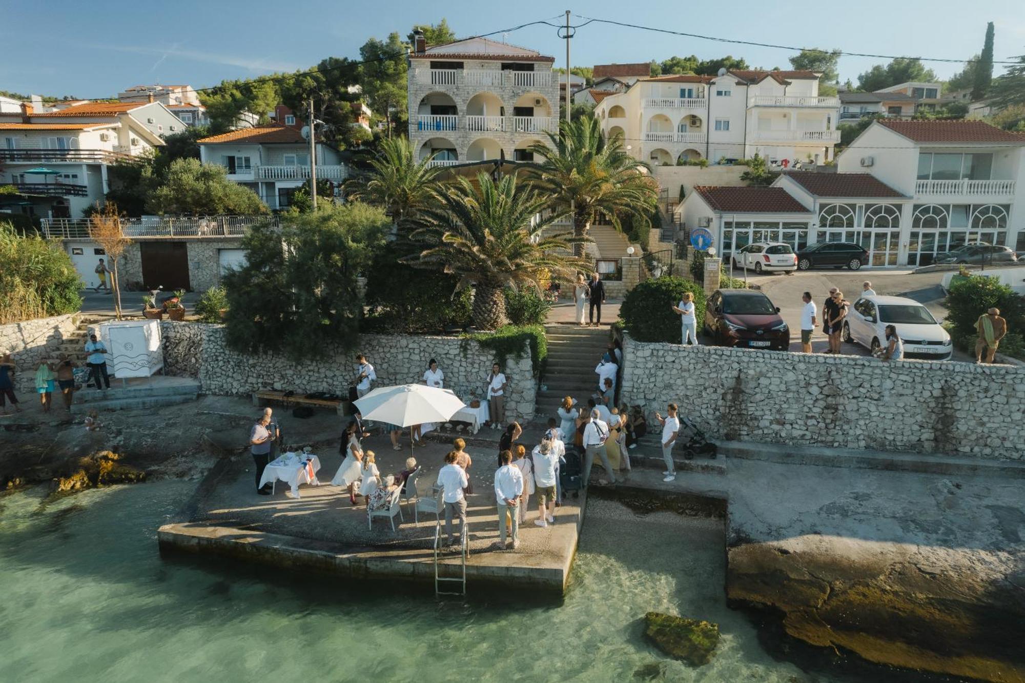 Hotel Vila Tina Arbanija Luaran gambar