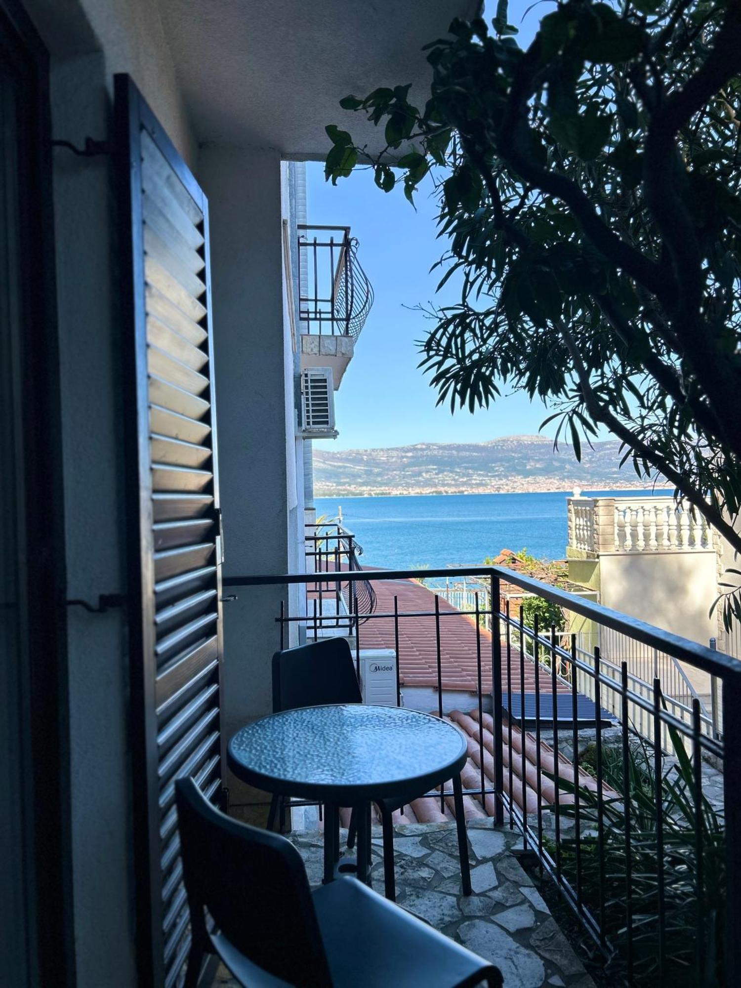 Hotel Vila Tina Arbanija Luaran gambar