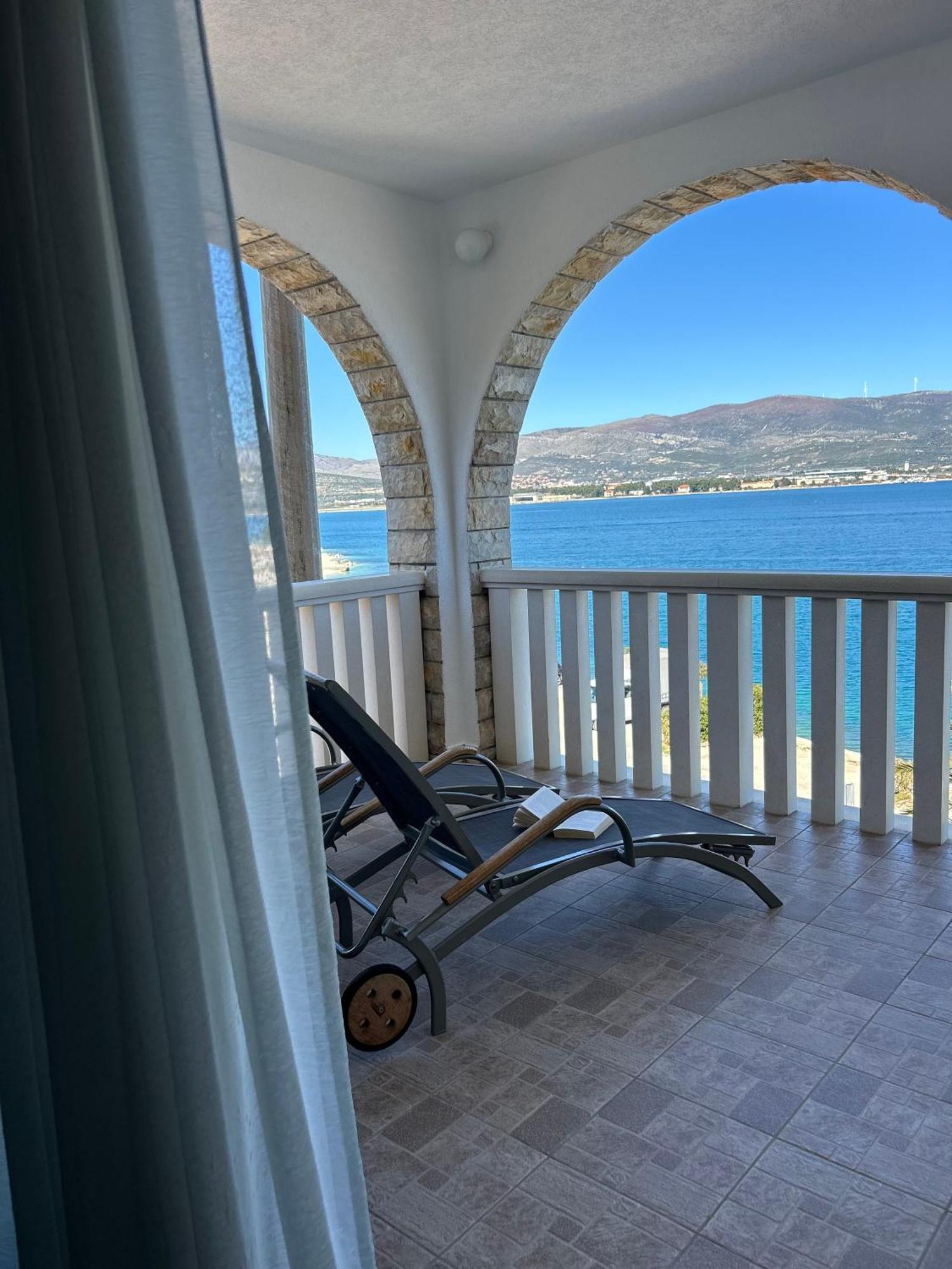 Hotel Vila Tina Arbanija Luaran gambar