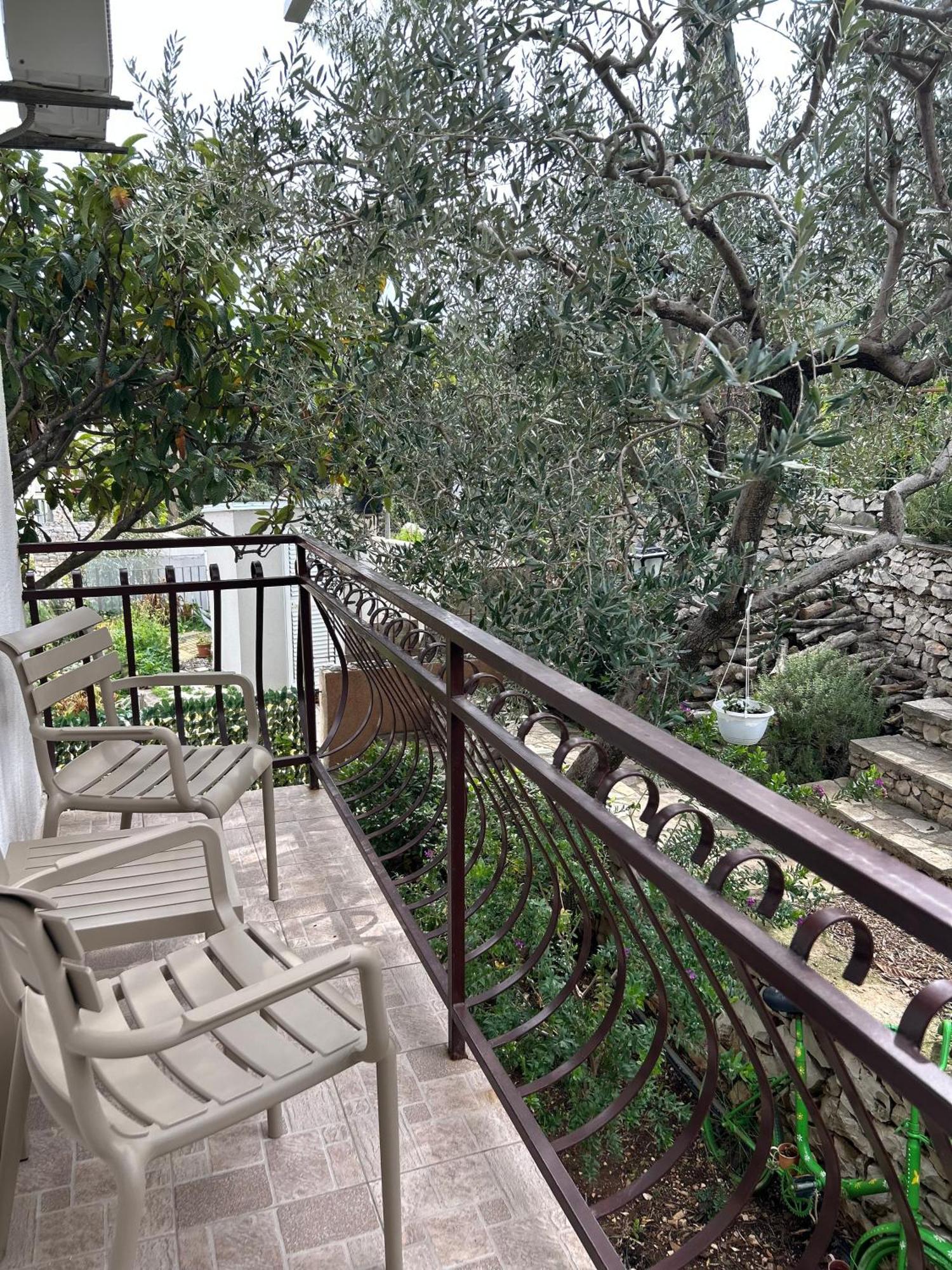 Hotel Vila Tina Arbanija Luaran gambar