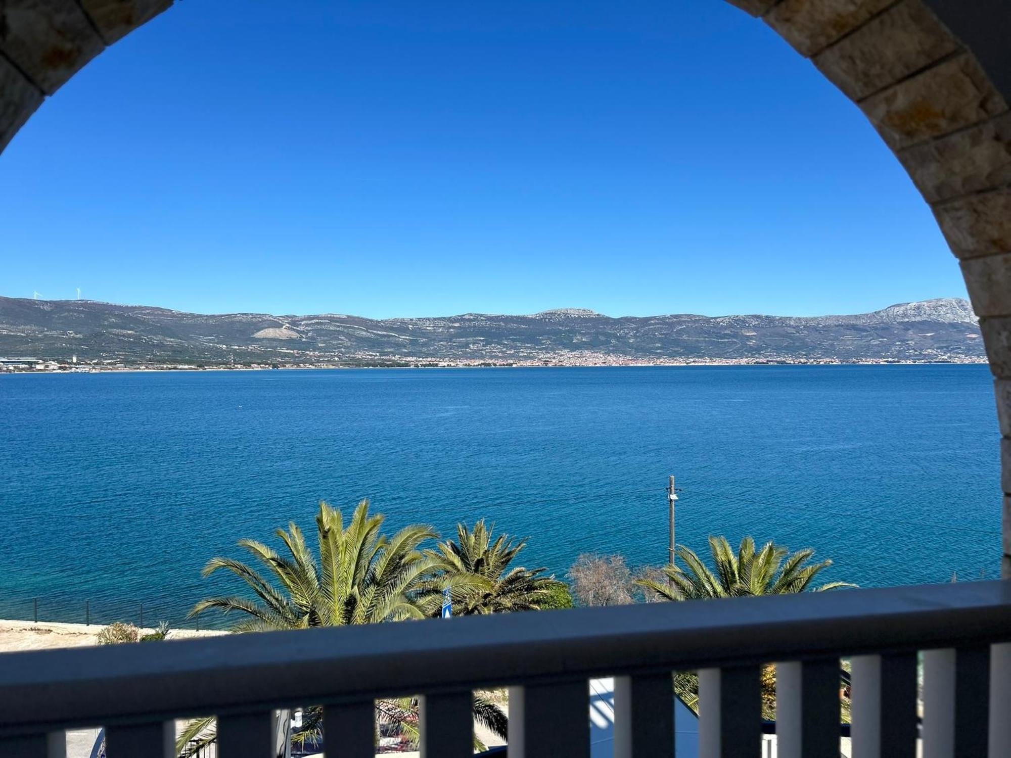 Hotel Vila Tina Arbanija Luaran gambar