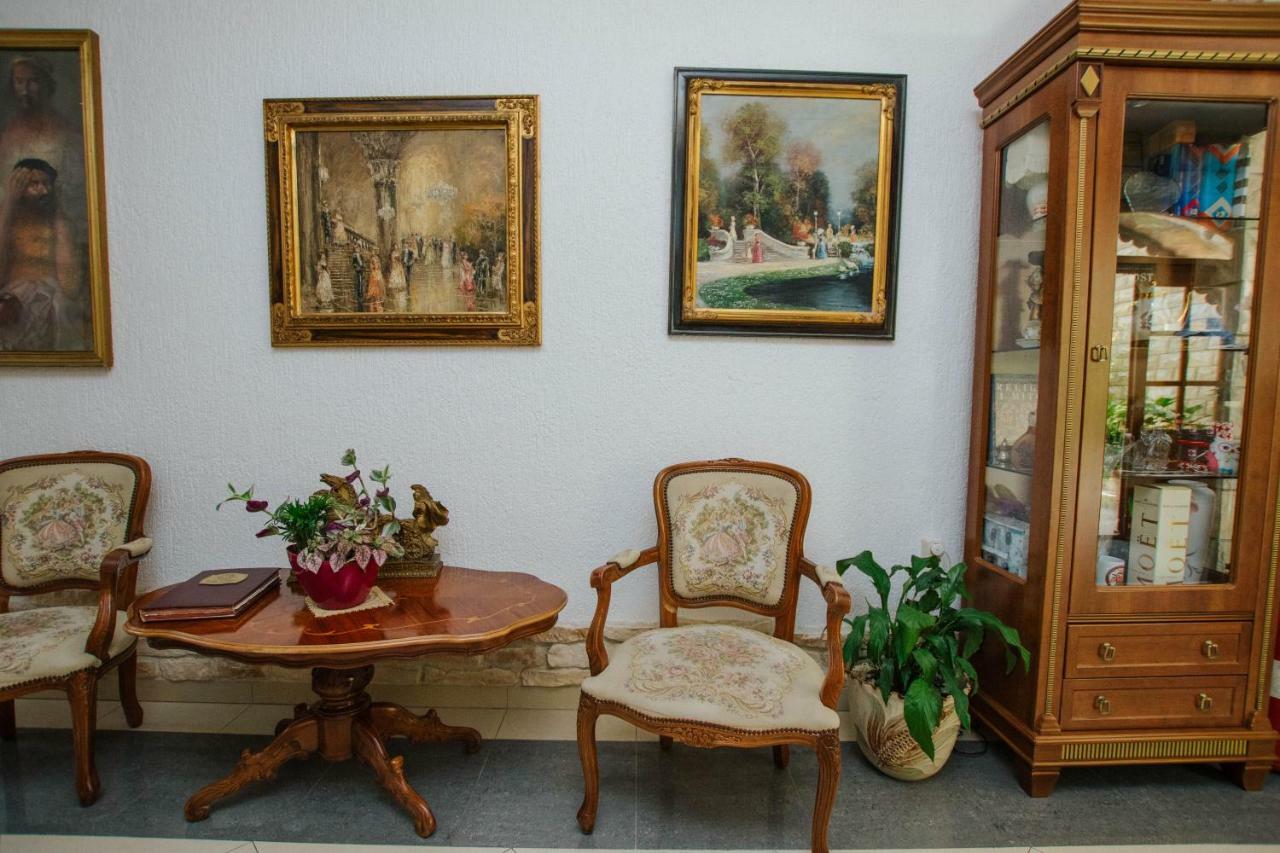 Hotel Vila Tina Arbanija Luaran gambar