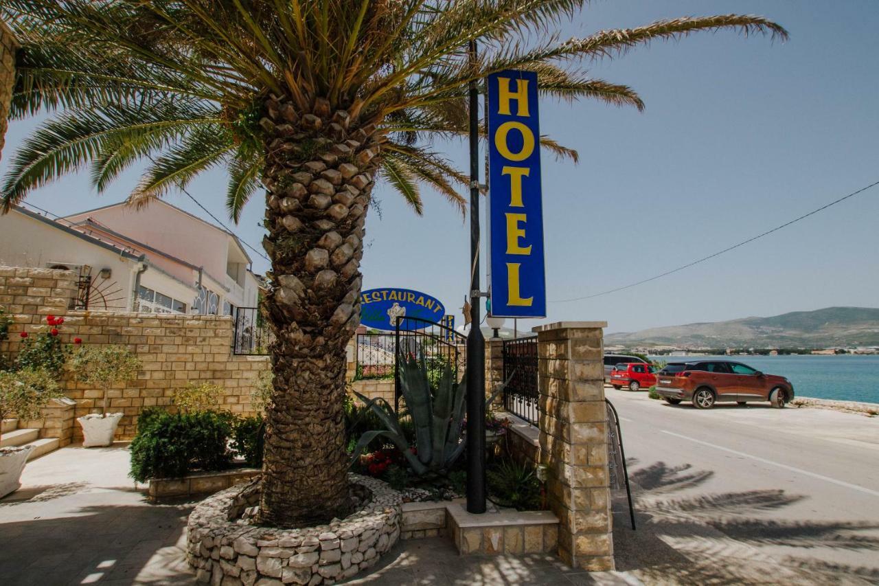 Hotel Vila Tina Arbanija Luaran gambar
