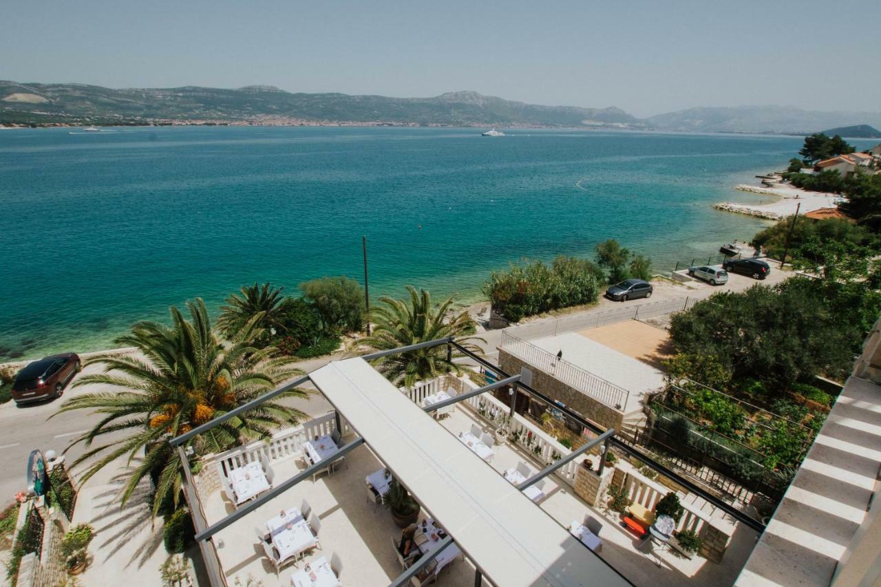 Hotel Vila Tina Arbanija Luaran gambar